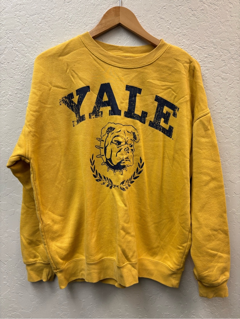 Y2K distressed "YALE" collegiate arch crewneck in yellow stylish med unisex
